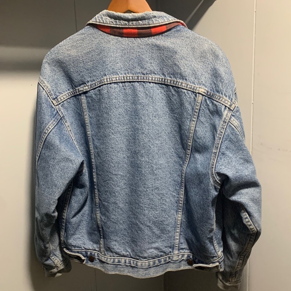 Levi’s Denim Jacket - Picture 3 of 5
